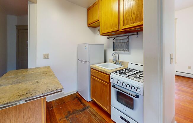 1 bed, 1 bath, $1,975, Unit Unit 2L