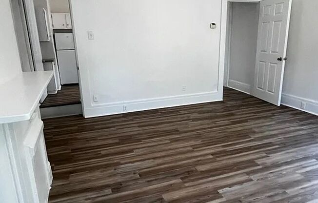 205 W 11th St