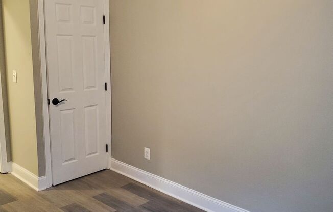 17 West Talbott Street $550 Available Room (Shared Bath)