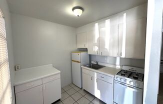 1 bed, 1 bath, 600 sqft, $1,350, Unit 4