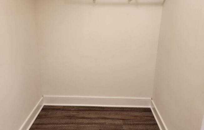 1 bed, 1 bath, 682 sqft, $1,280, Unit GL27004