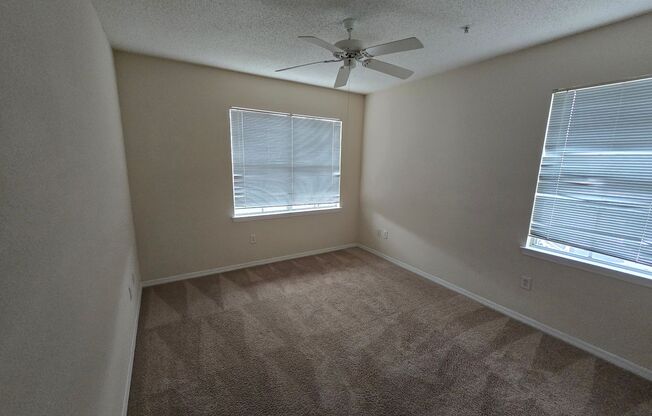 2 beds, 2 baths, $1,600