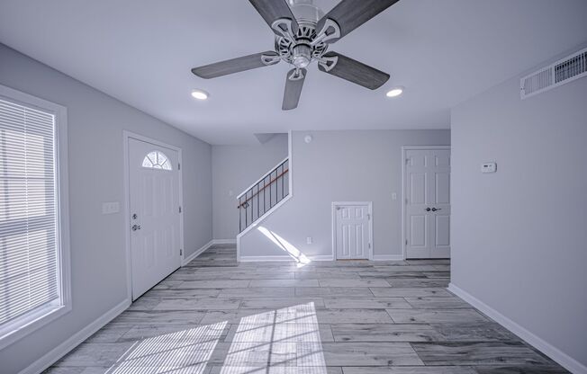 2 beds, 1 bath, 925 sqft, $1,650