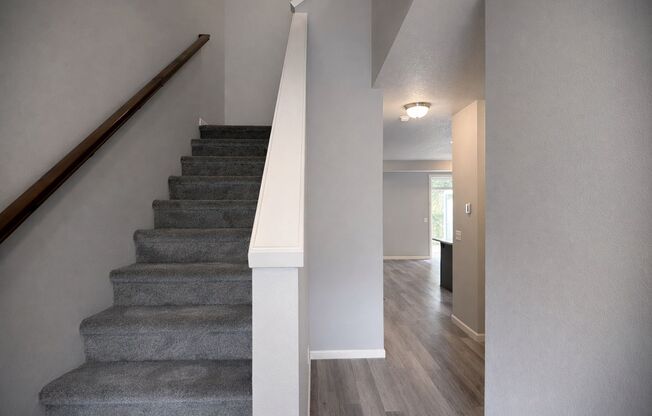 LIKE NEW TOWNHOME FOR RENT IN KALAMA - 193 Cloverdale Rd Unit C