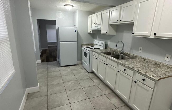 Fully Renovated 3/2 Single Family House Available for Immediate Rent!