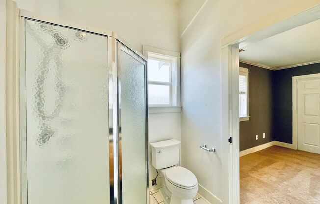 5 beds, 3.5 baths, $3,900