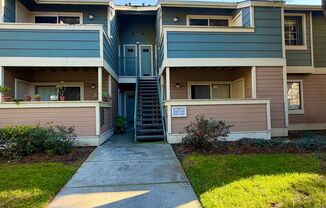 Remodeled 1 Bed 1 Bath Condo. Stainless Steel Appliances. Pool and Hot Tub