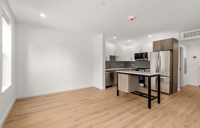 Studio, 1 bath, 469 sqft, $2,950, Unit 407