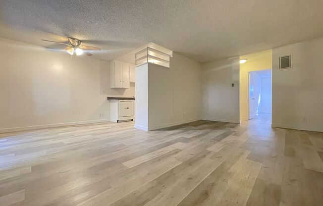 2 beds, 1 bath, 800 sqft, $2,050, Unit Unit 02