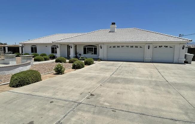 9363 8 AVE