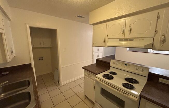 2 beds, 2 baths, $1,575