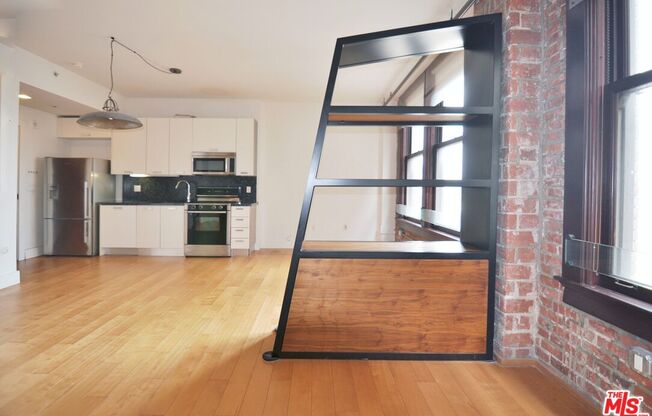 Studio, 1 bath, 600 sqft, $1,950, Unit 908
