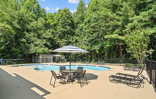 Woods_Edge_Apartments_Outdoor Pool