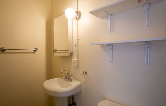 Studio, 1 bath, $995, Unit 312