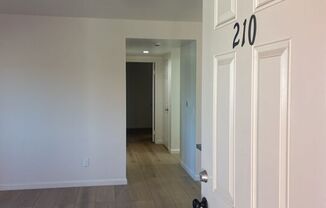 2 beds, 1 bath, 950 sqft, $2,800, Unit 210