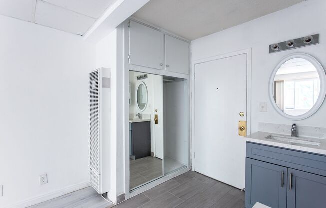 Studio, 1 bath, 265 sqft, $1,425, Unit 111