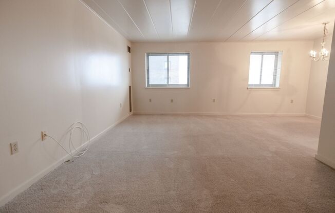 1 bed, 1 bath, 682 sqft, $975, Unit Unit 614