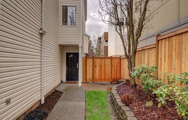 Updated Town Home in heart of Ballard just a few blocks to Market St, stores and restaurants