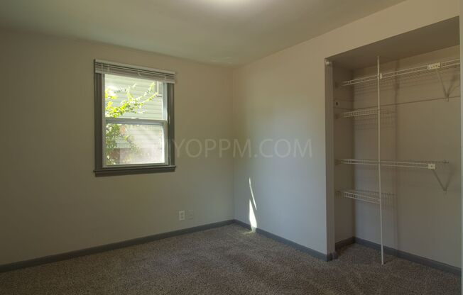 2 beds, 1 bath, 730 sqft, $900, Unit CRAWFORD 4414/A