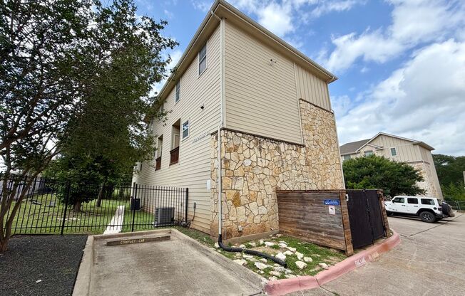 1402 Parker Lane