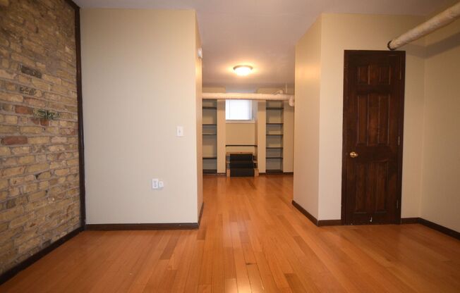 Studio, 1 bath, 250 sqft, $801, Unit 2