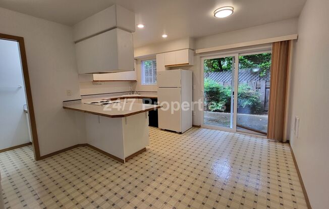 Cozy 1 BD | 1.5 BA Townhome with Patio - Gresham