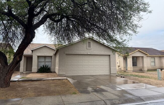 El Mirage 3 bed, 1 bath, 2 car garage, Fresh paint and carpet