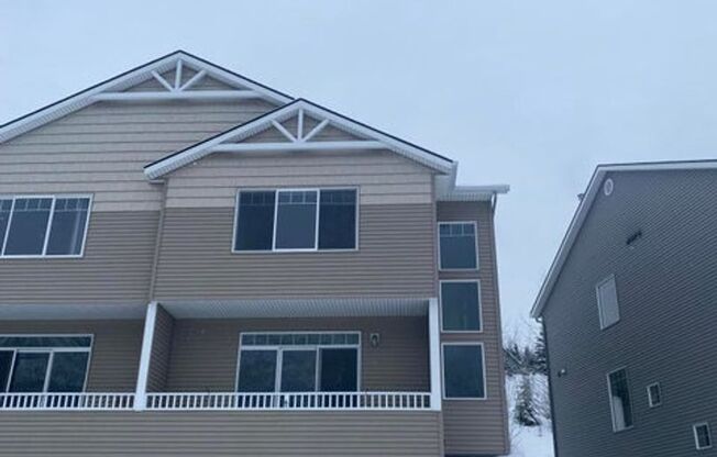 Stunning 3 Bed/2.5 Bath Eagle River Townhome with Unmatched Views!