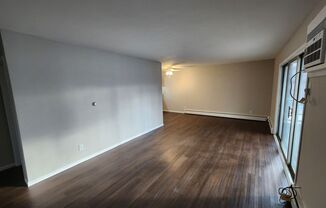 2 beds, 1 bath, $850, Unit Apt 7