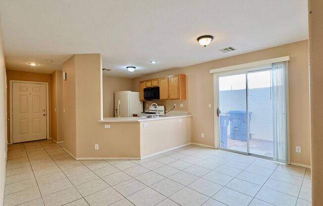 3 beds, 2.5 baths, $1,750