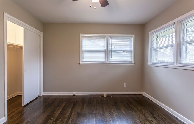 Gorgeous 3 Bedroom Home located near the new HYVEE!