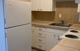 2 beds, 1 bath, $1,395, Unit 03