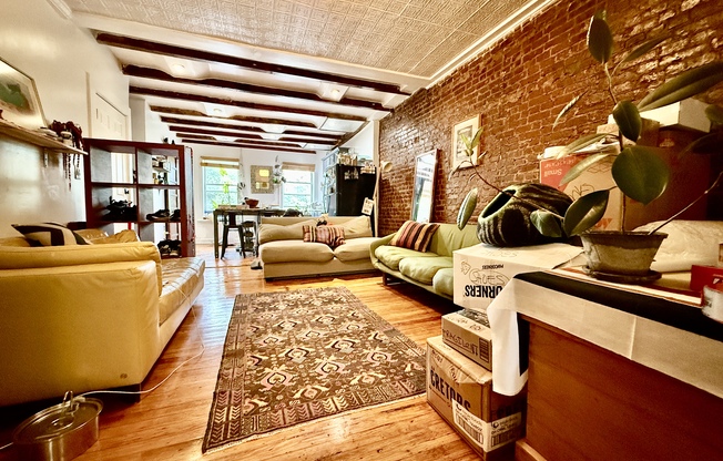 88 WAVERLY AVE