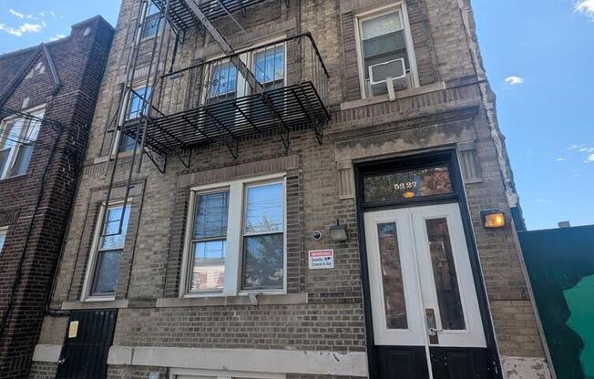 52 27 35 ST