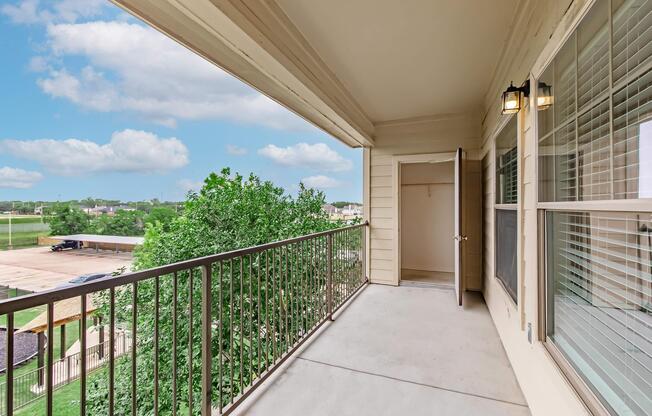 3 beds, 2 baths, 1,170 sqft, $1,957