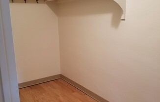 Studio, 1 bath, 580 sqft, $850, Unit 29-206