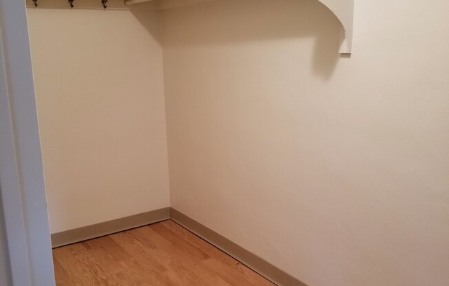 Studio, 1 bath, 580 sqft, $850, Unit 29-206