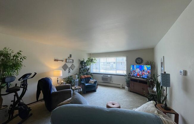 127 S Platten St