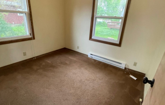 4 beds, 1 bath, $1,800