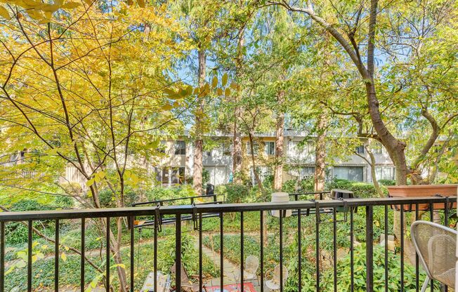 3 beds, 1.5 baths, $4,027, Unit Unit #206