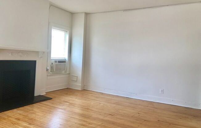 2 beds, 1 bath, 764 sqft, $1,599, Unit 1301-76