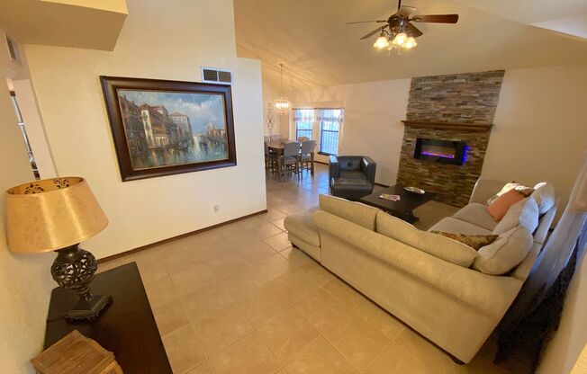 East El Paso 4 bed Refrig A/C!