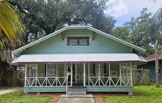 1212 E 32 AVE