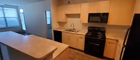 901 E 5 ST