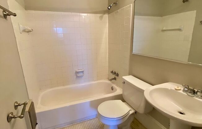 1 bed, 1 bath, 550 sqft, $1,600, Unit 963-415