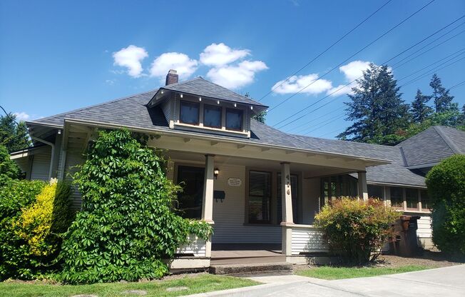 Charming Historical Oregon City Home Near Downtown
