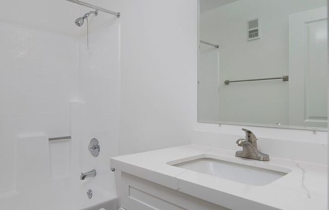 2 beds, 2 baths, 965 sqft, $2,995, Unit 123