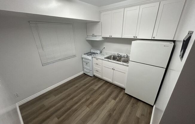 Studio, 1 bath, 422 sqft, $1,400, Unit 832 #05