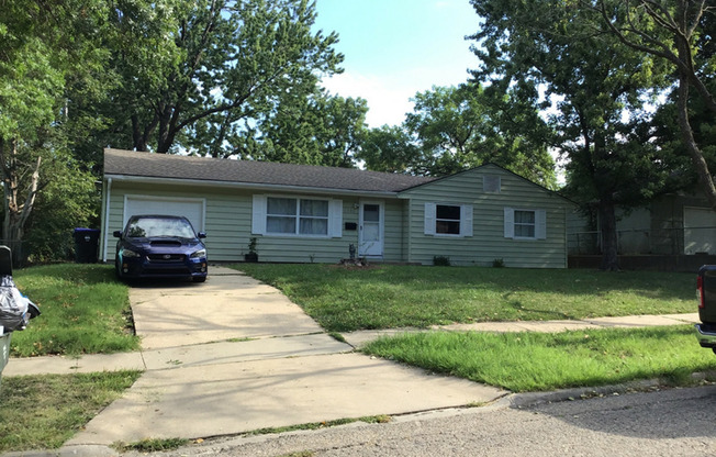 3 beds, 1.5 baths, $1,300