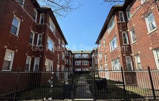 4652 N SAINT LOUIS AVE